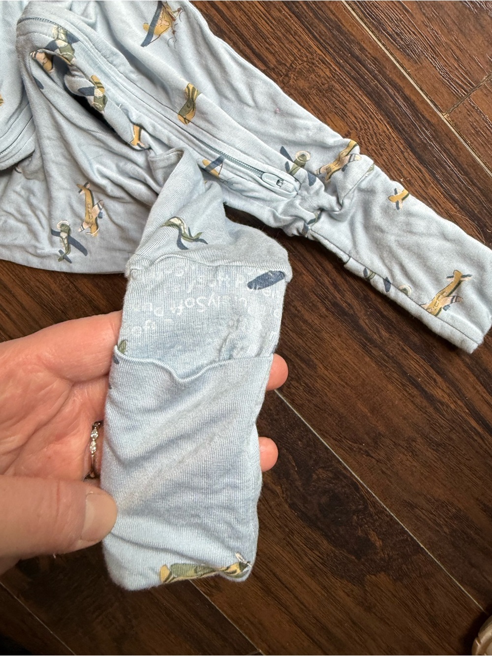 Carters pjs - Picture 4 of 4